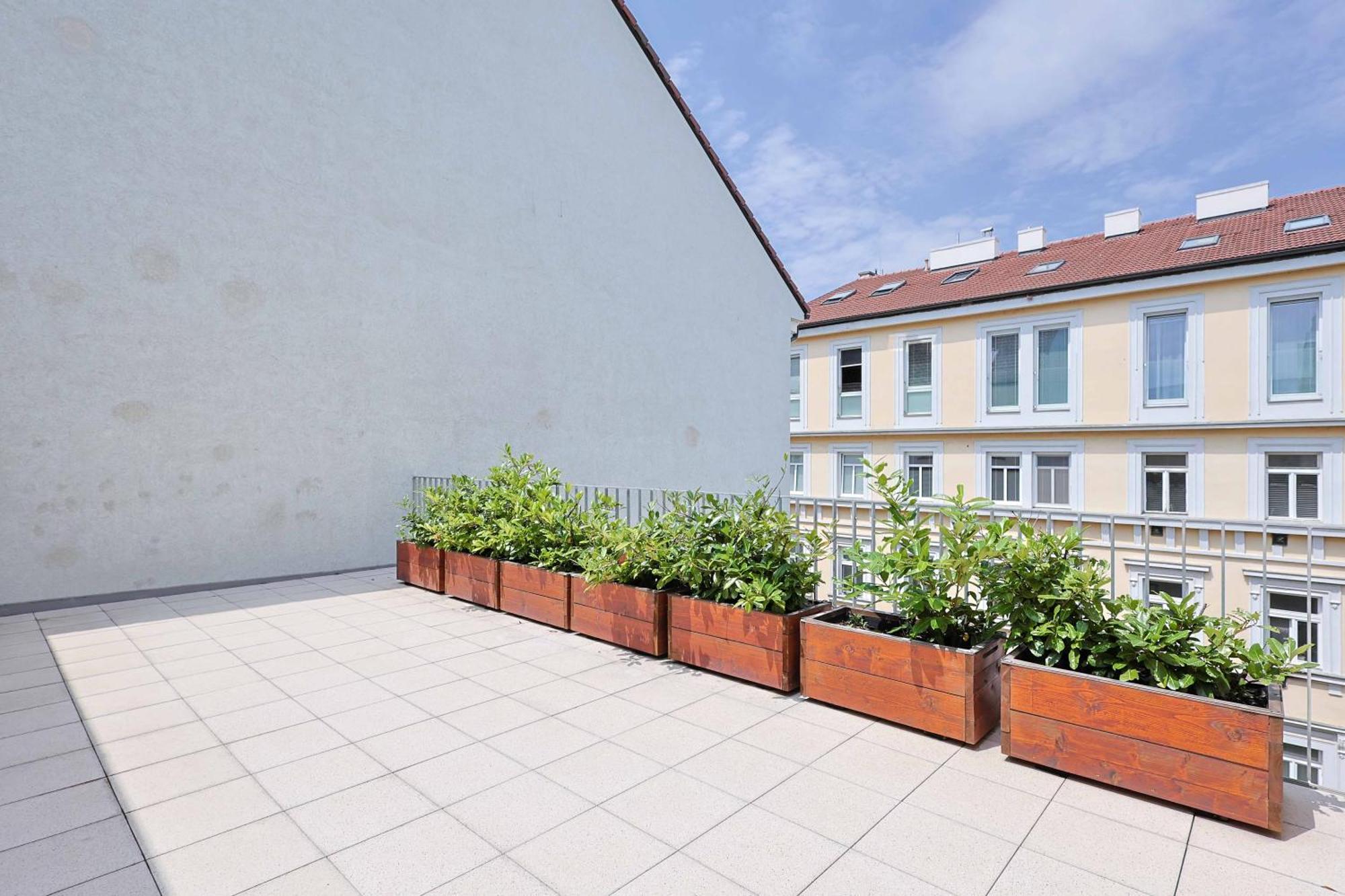 Downtown Luxe Retreat- Konventna Apartment Bratislava Exterior photo